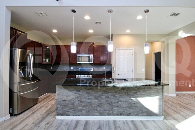 2620 W Rabjohn Rd Phoenix, AZ 85085 photo 3