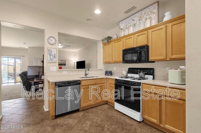 18337 N Soft Wind Dr Maricopa, AZ 85138 photo 2