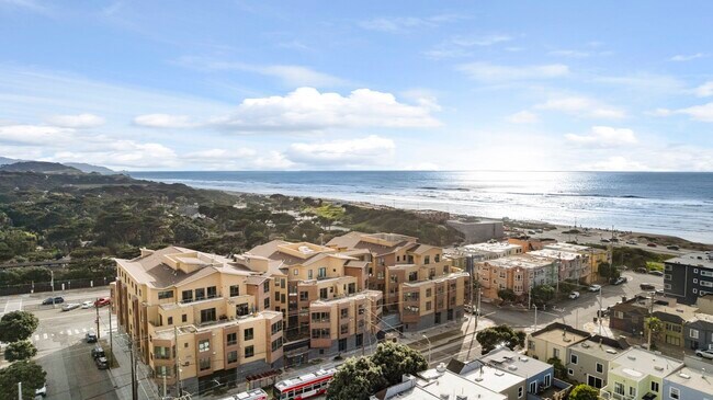 3535 Wawona St San Francisco, CA 94116 photo 2