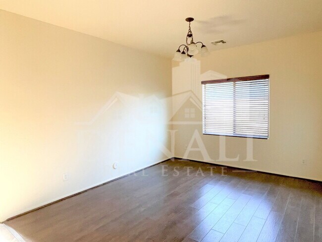 144 S 108th Dr photo 4