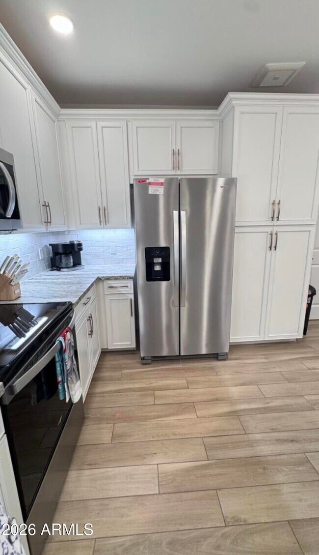 2511 W Queen Creek Rd Chandler, AZ 85248