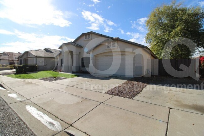 3311 W Walter Way Phoenix, AZ 85027 photo 2