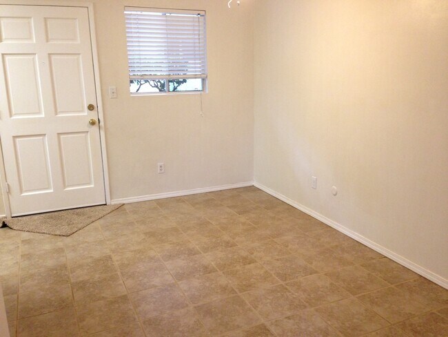 4885 Cole St San Diego, CA 92117 photo 4