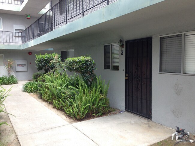4885 Cole St San Diego, CA 92117