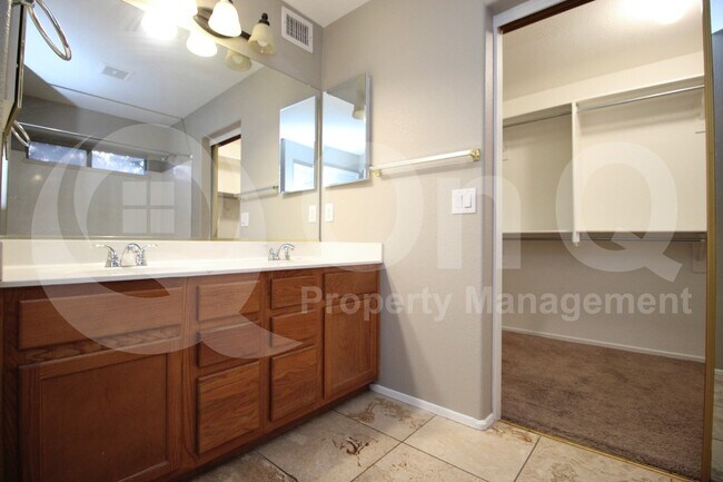 1837 E Oakland St Gilbert, AZ 85295 photo 5