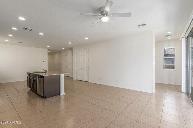4808 W Lydia Ln Phoenix, AZ 85339 photo 3