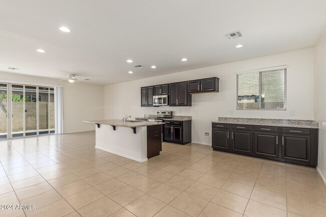 4808 W Lydia Ln Phoenix, AZ 85339 photo 5