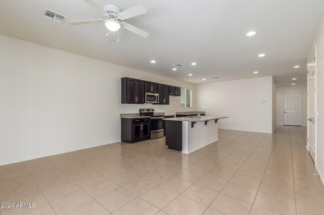 4808 W Lydia Ln Phoenix, AZ 85339 photo 4