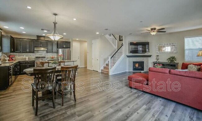 213 Alta St Brentwood, CA 94513 photo 2