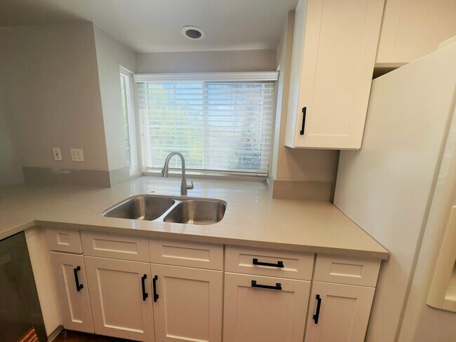 1554 Apache Dr Chula Vista, CA 91910 photo 4