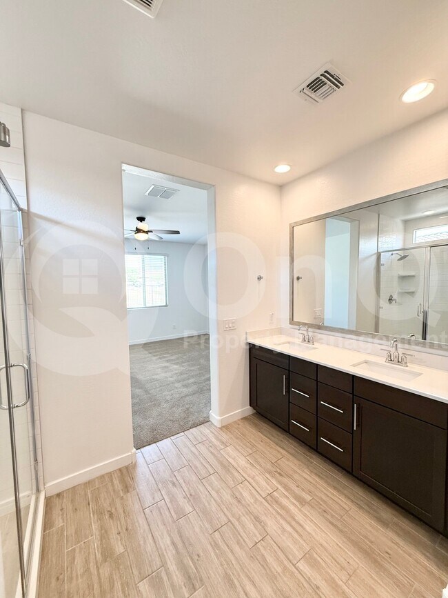 12422 W Via Caballo Blanco Peoria, AZ 85383 photo 5