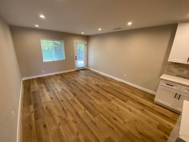 4941 63rd St San Diego, CA 92115 photo 3