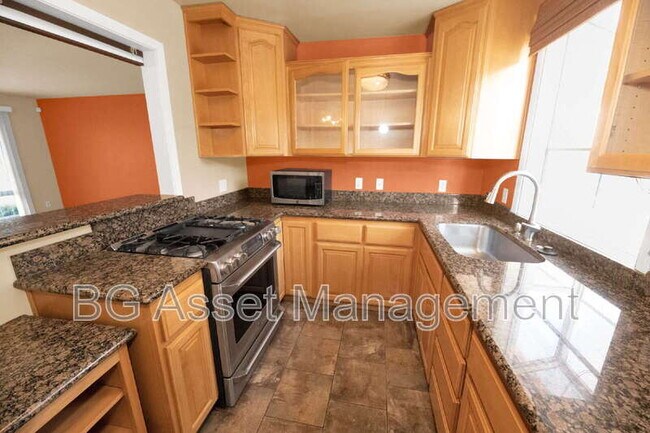 950 Kelvin Ct El Sobrante, CA 94803 photo 5
