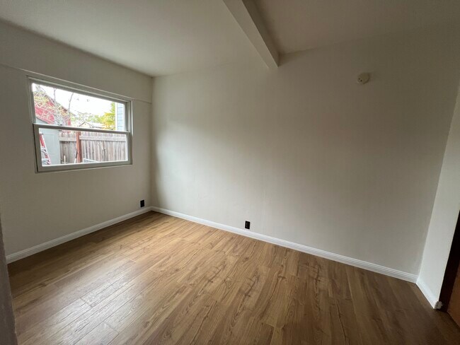 2401 Ward St Berkeley, CA 94705 photo 3