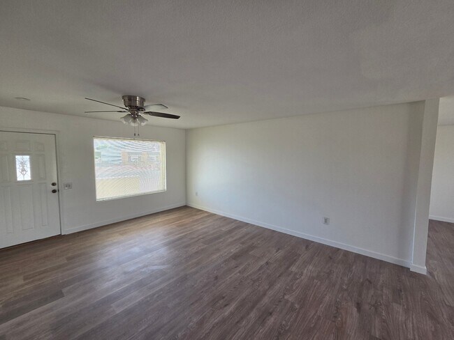 10226 W Gulf Hills Dr Sun City, AZ 85351 photo 5