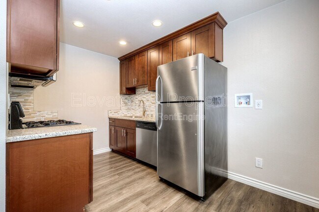 2727 1/2 G St San Diego, CA 92102 photo 3