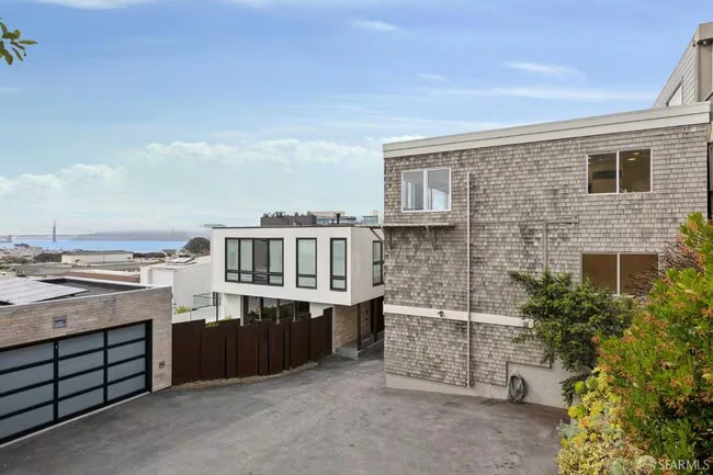 1035 Francisco St photo 3