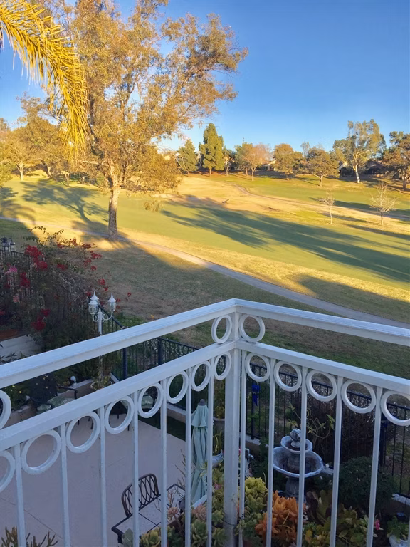 1418 Portofino Dr Vista, CA 92081