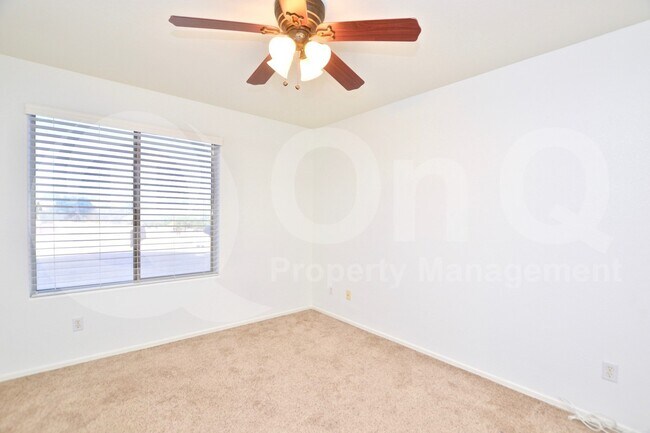 6629 W Rose Garden Ln photo 5