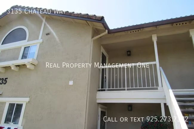 3135 Chateau Way photo 4