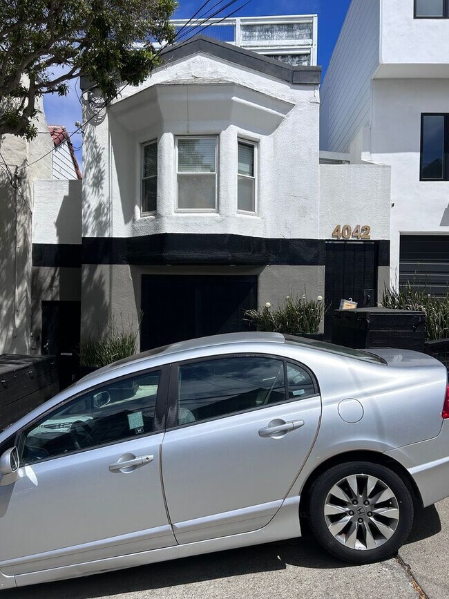 4042 22nd St San Francisco, CA 94114 photo 2