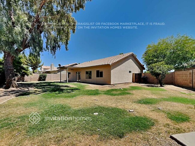 11634 W Clover Way Avondale, AZ 85392 photo 4