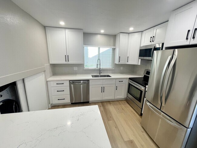 8562 E Indian School Rd Scottsdale, AZ 85251