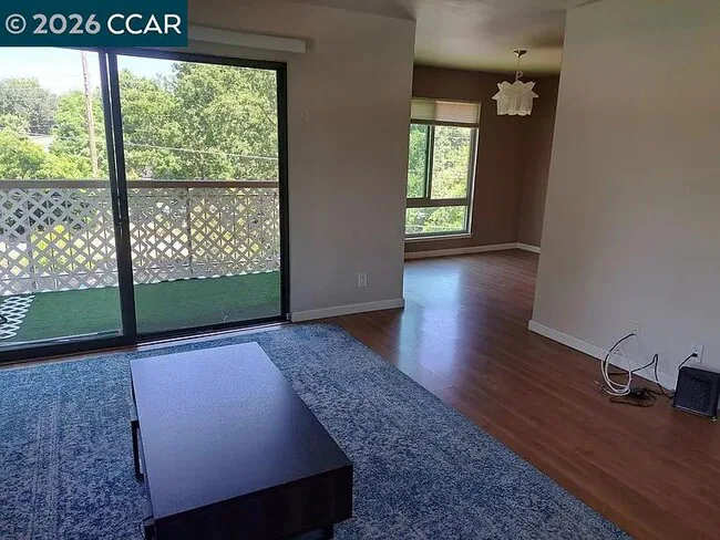 450 N Civic Dr Walnut Creek, CA 94596 photo 2