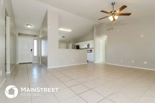 9702 N 93rd Dr Peoria, AZ 85345 photo 4