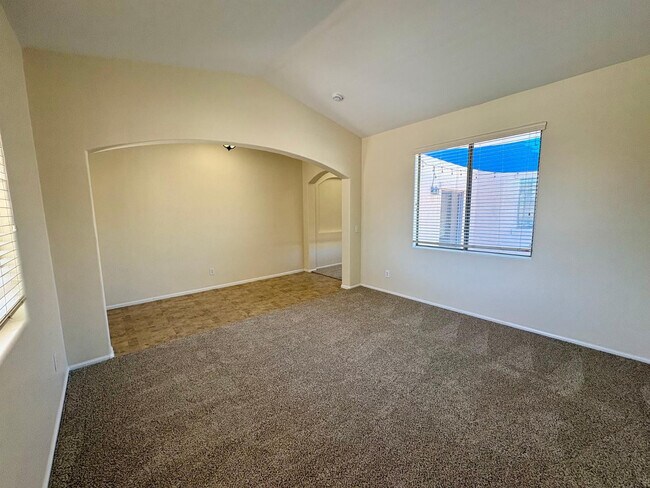 16126 W Meade Ln Goodyear, AZ 85338 photo 4