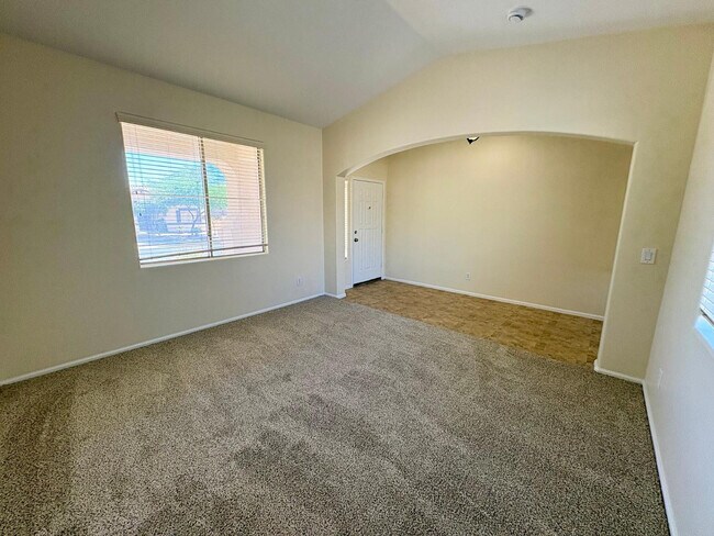 16126 W Meade Ln Goodyear, AZ 85338 photo 5