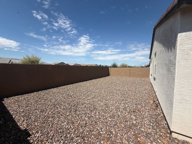 36375 W Leonessa Ave Maricopa, AZ 85138 photo 2