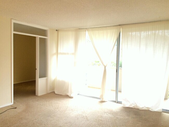 2510 Torrey Pines Rd San Diego, CA 92037 photo 2