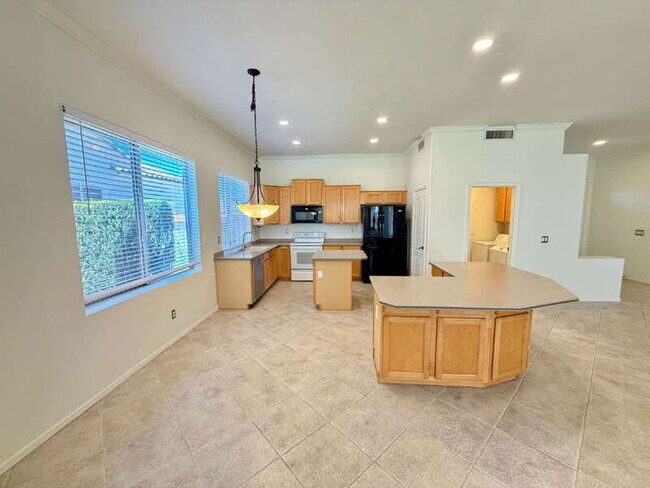 885 W Aloe Pl Chandler, AZ 85248 photo 4