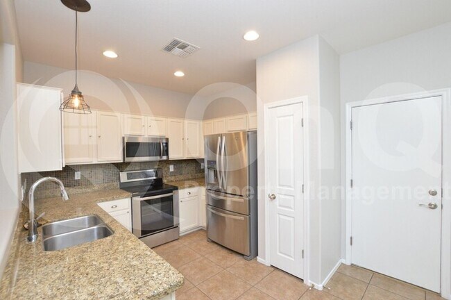 3806 E Trigger Way Gilbert, AZ 85297 photo 2
