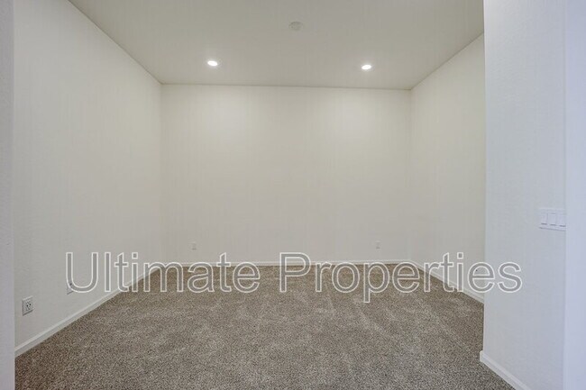 25172 N 106th Dr photo 5
