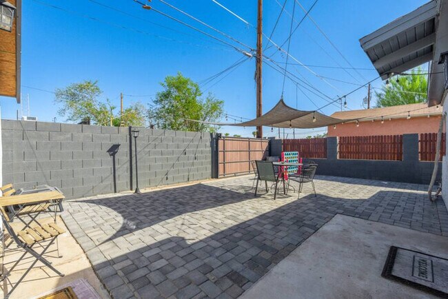 1422 E Brill St Phoenix, AZ 85006 photo 4