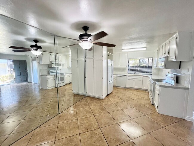 9658 Caminito Del Vida San Diego, CA 92121 photo 2