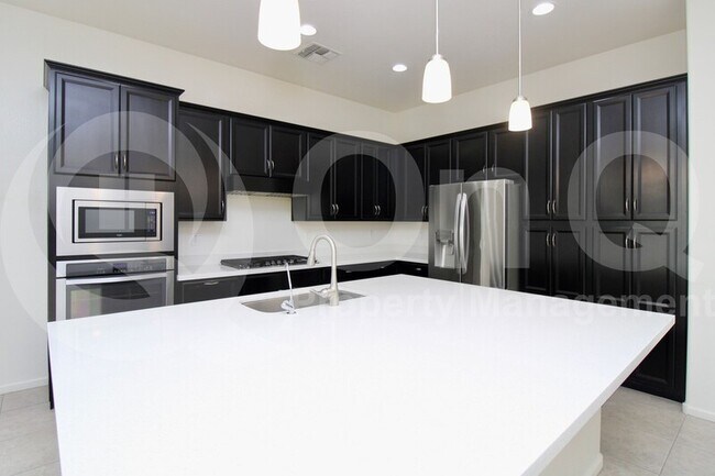 1532 W Park Ave Gilbert, AZ 85233 photo 3