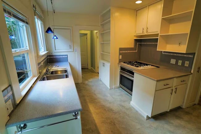 2836 Derby St Berkeley, CA 94705 photo 3