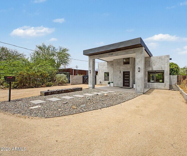 2312 E Curnow Dr Phoenix, AZ 85016 photo 3