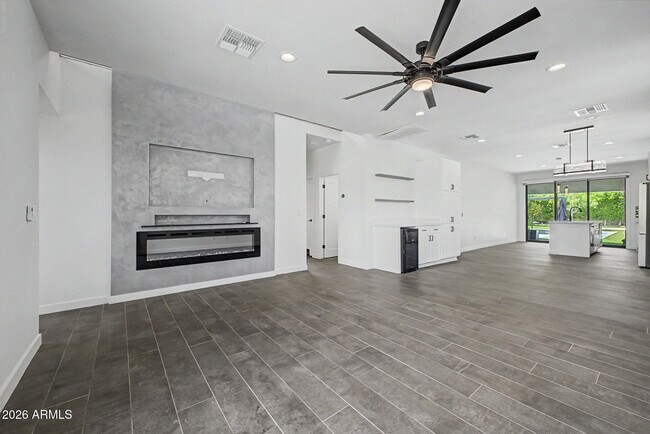 2312 E Curnow Dr Phoenix, AZ 85016 photo 5