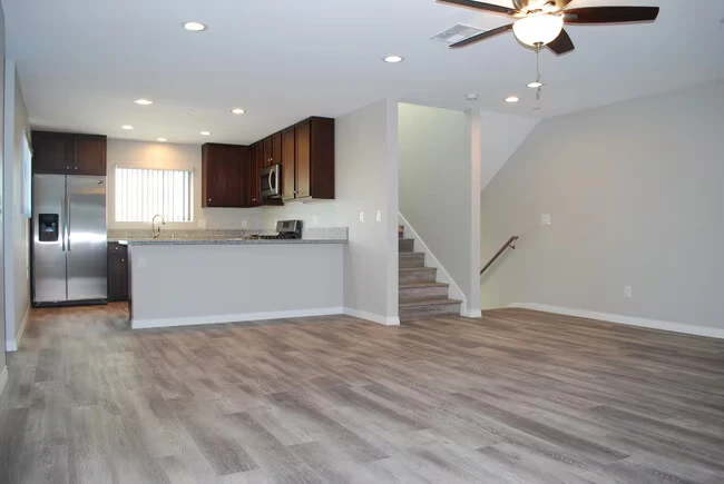 646 Florida St Imperial Beach, CA 91932 photo 2