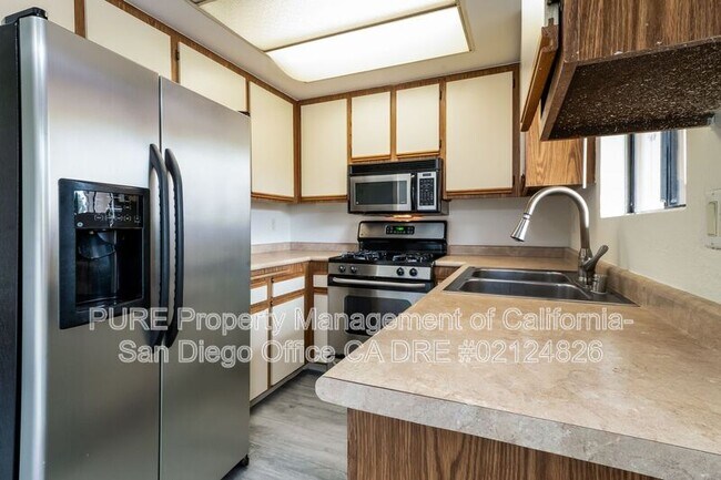 3888 San Ramon Dr Oceanside, CA 92057 photo 3