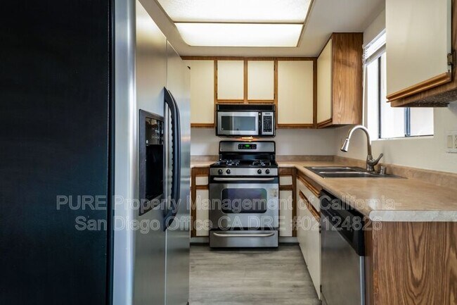 3888 San Ramon Dr Oceanside, CA 92057 photo 5