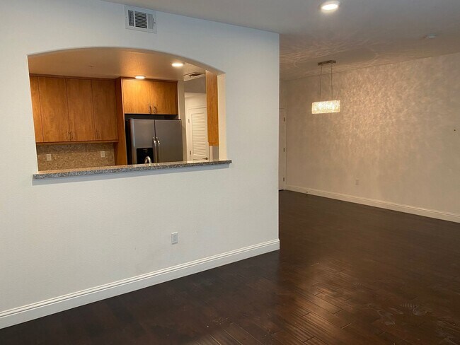 2585 El Camino Real Santa Clara, CA 95051 photo 4