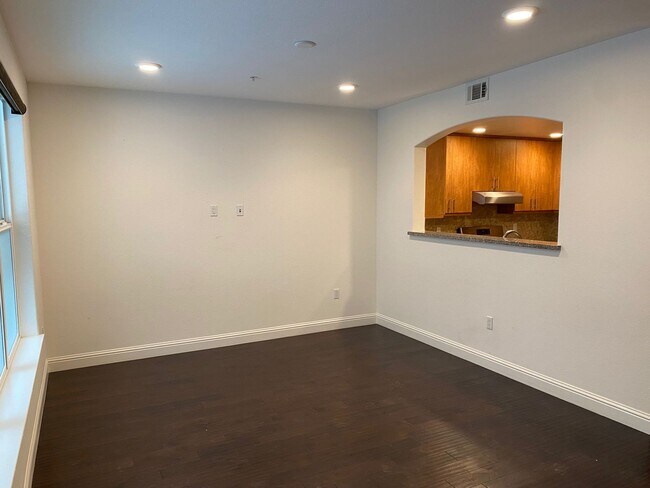 2585 El Camino Real Santa Clara, CA 95051 photo 3