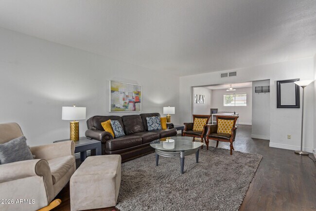 106 E Geneva Dr Tempe, AZ 85282 photo 4