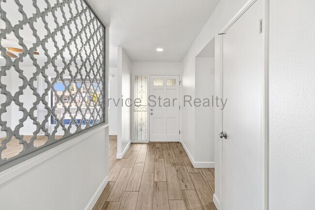 4323 W Royal Palm Rd Glendale, AZ 85301 photo 4