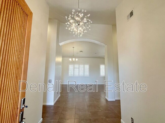 6112 E Karen Dr Scottsdale, AZ 85254 photo 2